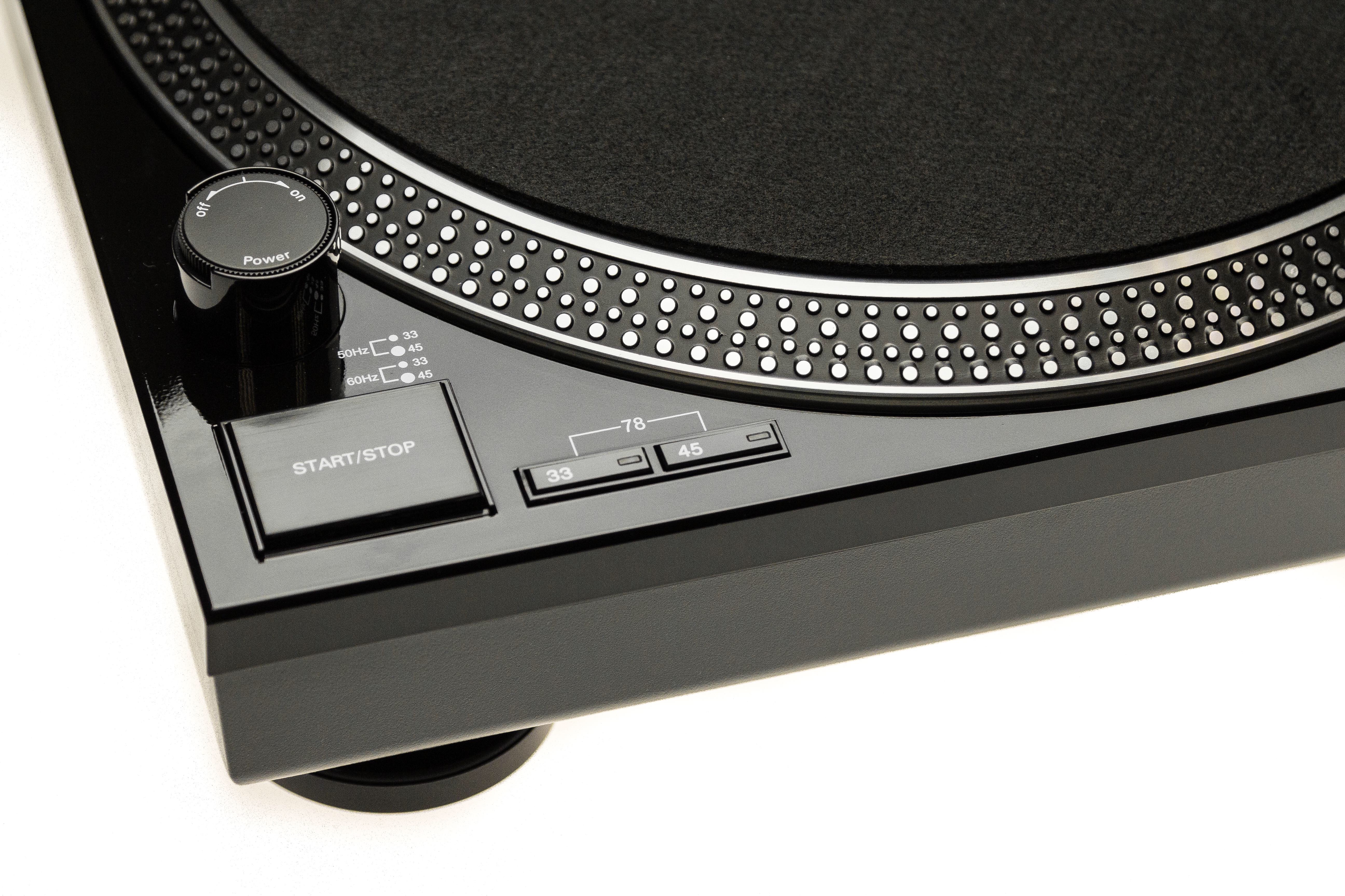 The Audio Technica AT-LP120-USB Turntable Shames the Plastic